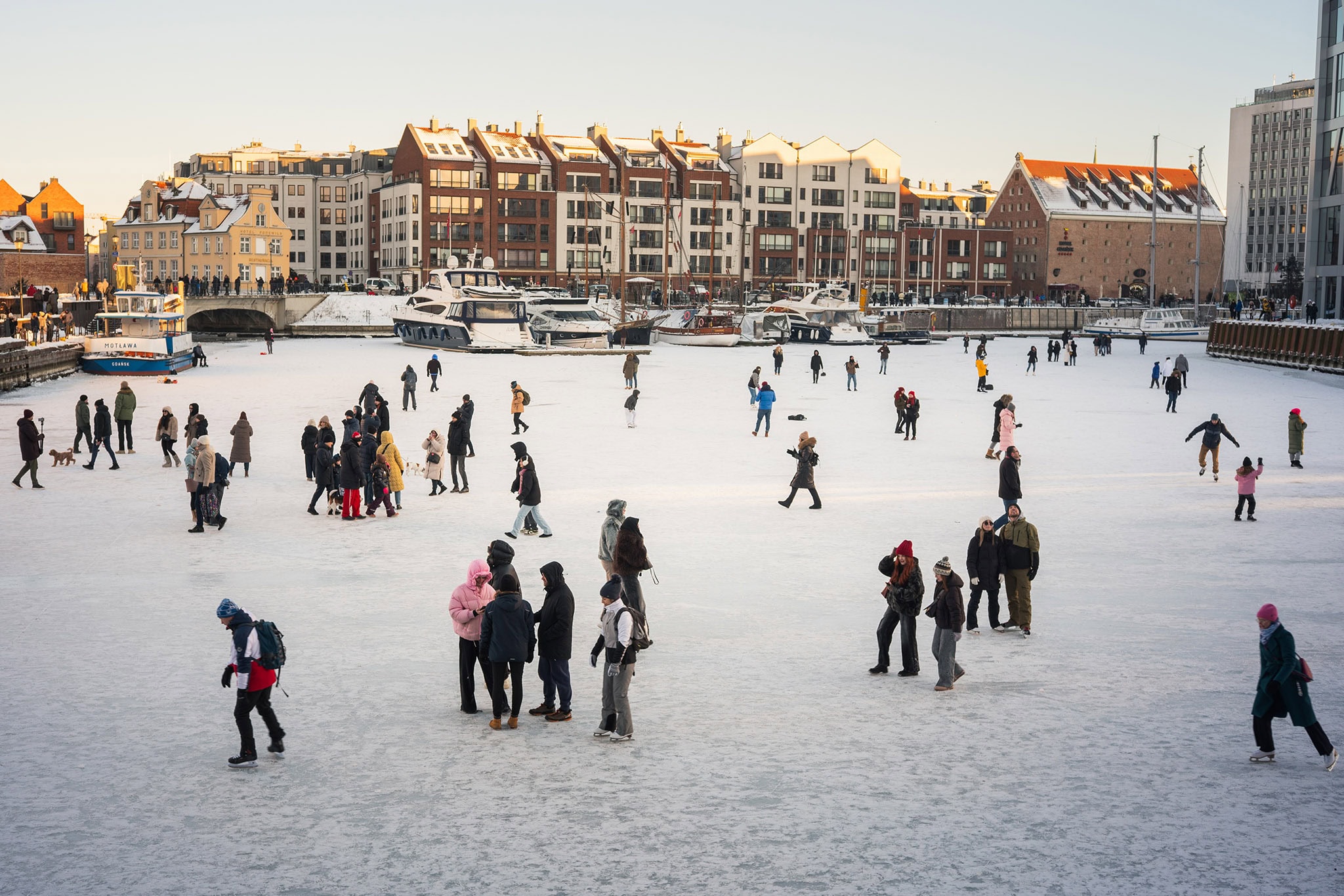 zamarznięta Motława - zdjęcia